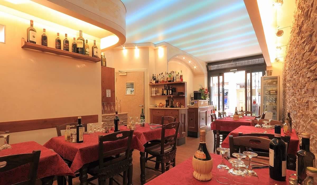 Dining room at Trattoria Katti in Florence